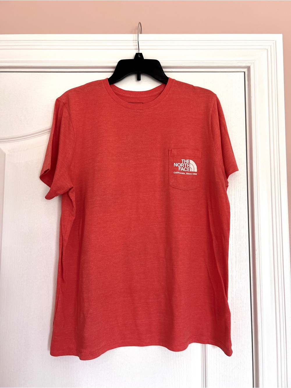 The North Face Short Sleeve Pocket Tee - Coral Red
